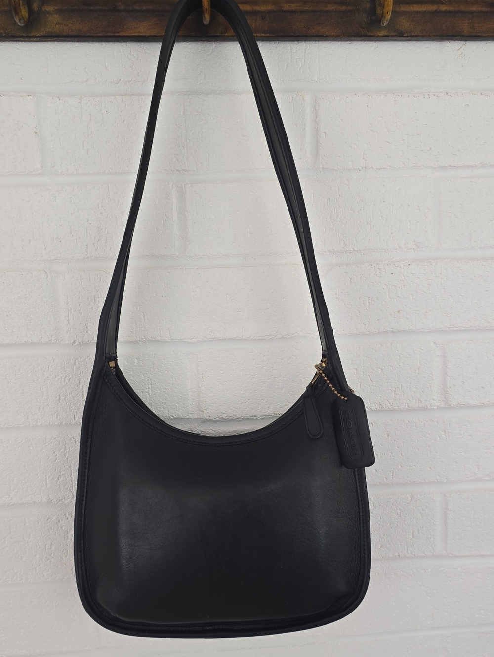 Vinrage Coach Ergo Mini Zip Hobo Bag 9020 in Black Leather 90's Shoulder Bag